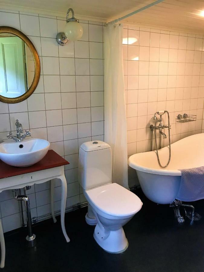 Bed and Breakfast Sjoebacken Gard Lerdala Esterno foto